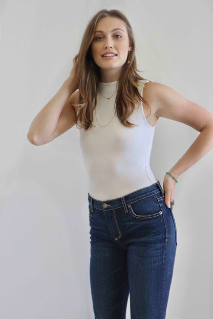 Marilyn High Rise (Dark wash indigo)
