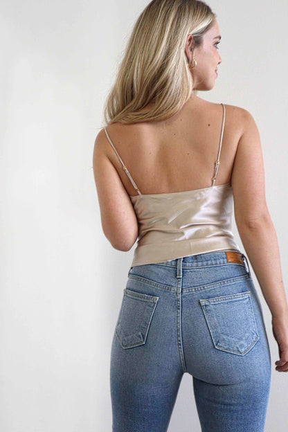 Marilyn High Rise (Light wash indigo)