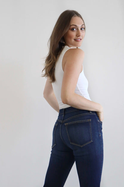 Marilyn High Rise (Dark wash indigo)