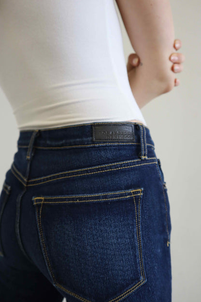 Marilyn High Rise (Dark wash indigo)